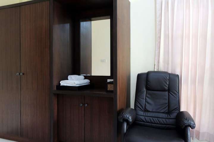 Room 12 of 24