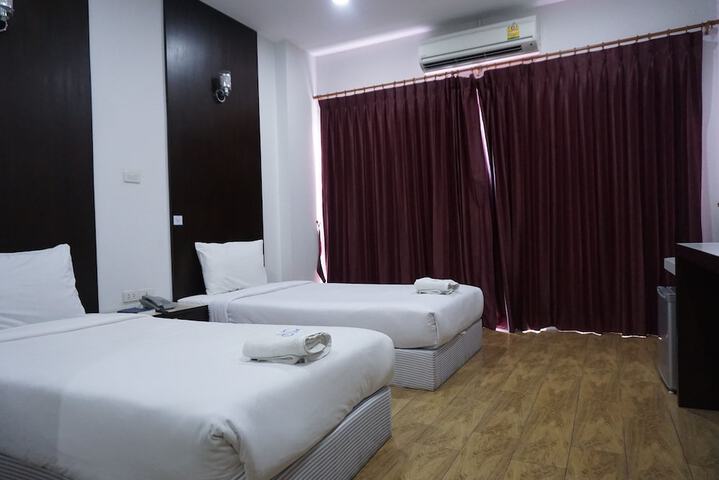 Room 15 of 38