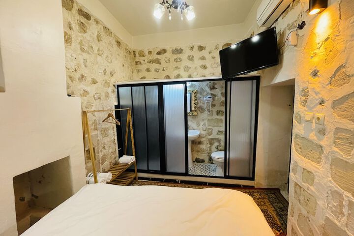 Room 5 of 54