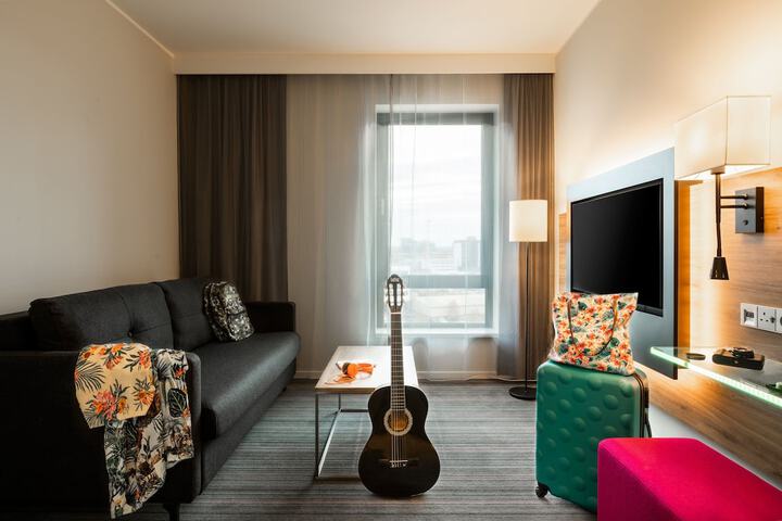 Room 13 of 35