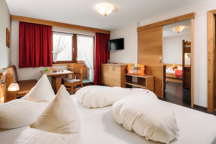 Room 44 of 98