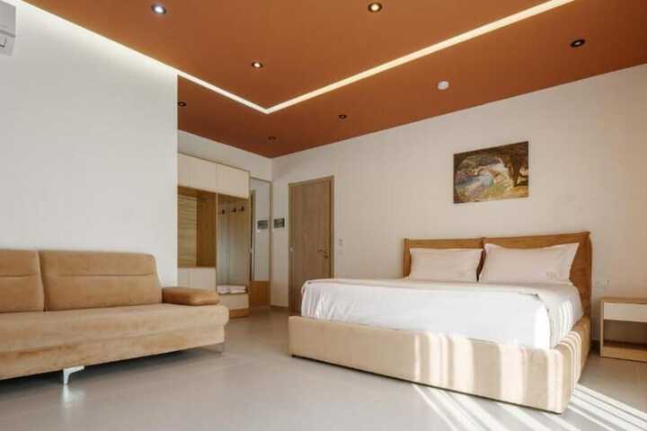 Room 10 of 43