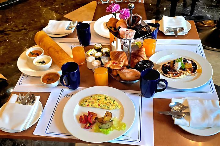 Breakfast/Coffee Service 40 of 92