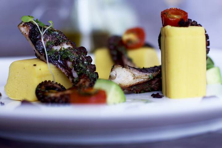 Dining 62 of 83