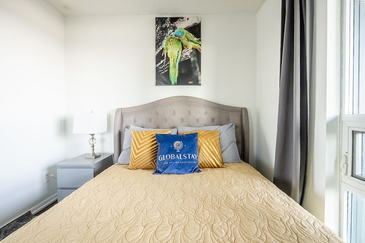 Room 32 of 330