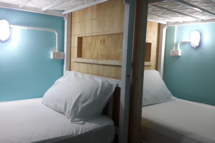 Room 6 of 18