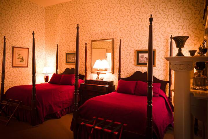 Room 21 of 142