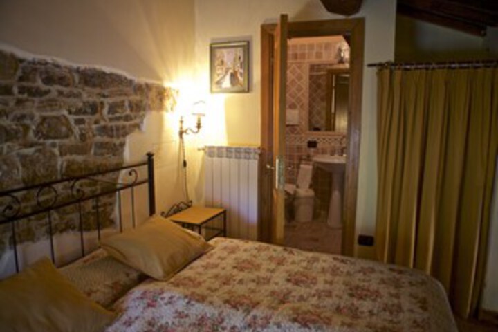 Room 6 of 40