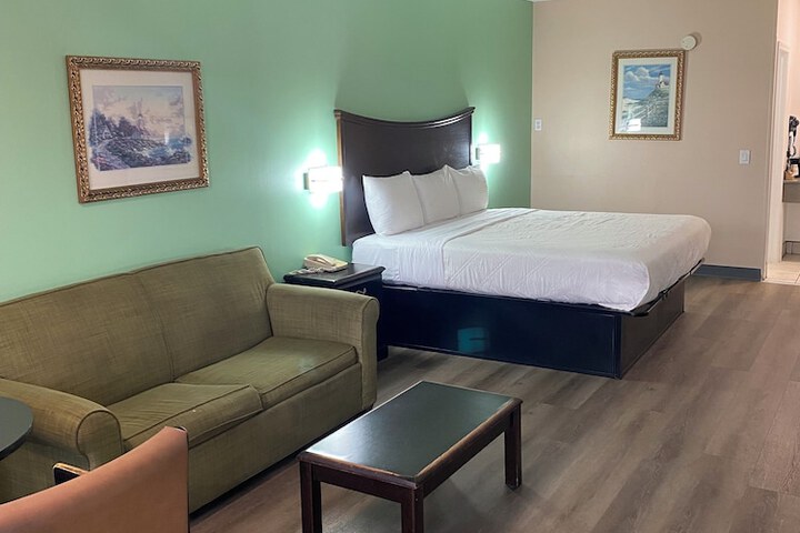 Room 2 of 23
