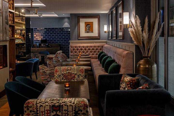 Lounge 61 of 69