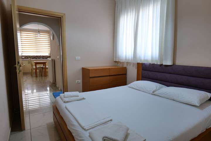 Room 16 of 108