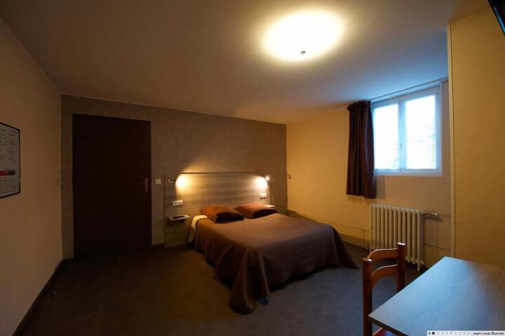 Room 16 of 42
