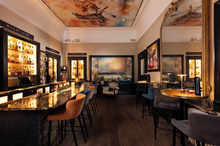 Lounge 58 of 70