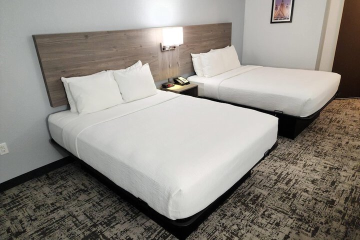 Room 35 of 60
