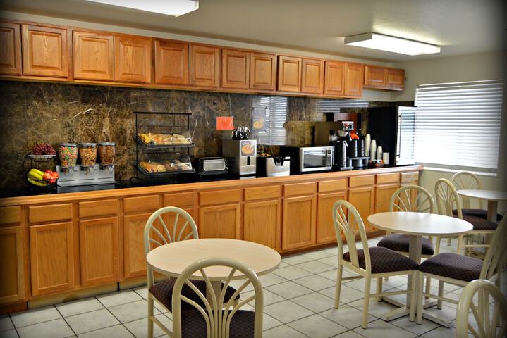 Breakfast/Coffee Service 102 of 119