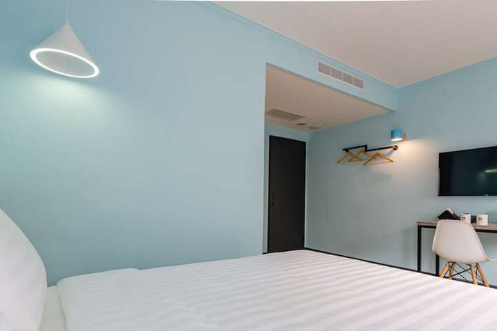 Room 5 of 88