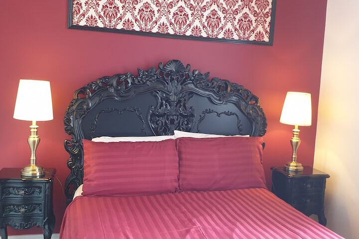 Room 17 of 28