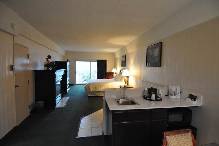 Room 16 of 34