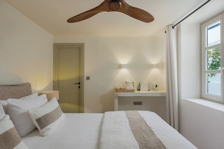 Room 30 of 90