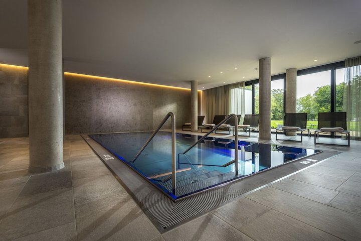 Pool 25 of 59