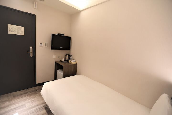 Room 9 of 79