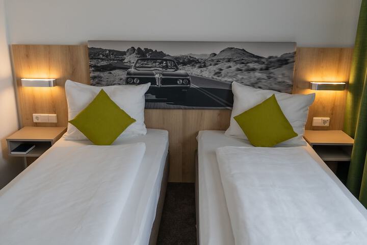 Room 5 of 47