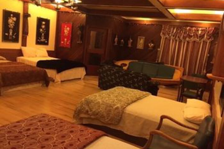 Room 13 of 22