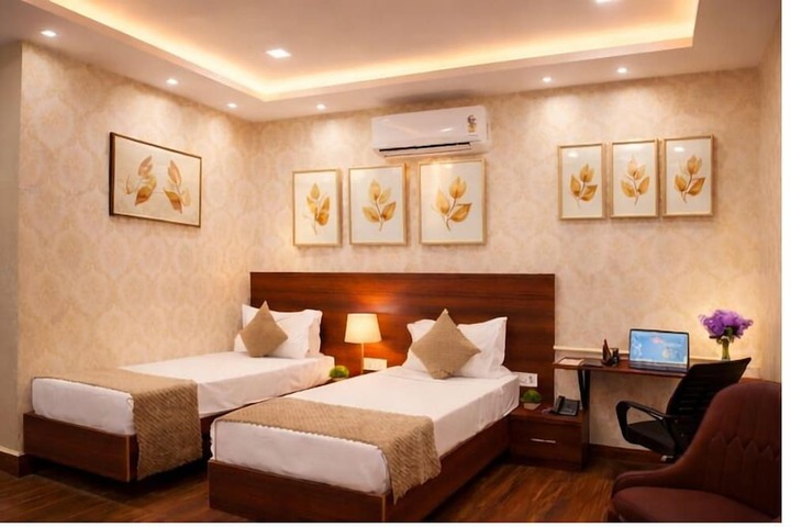 Room 9 of 24