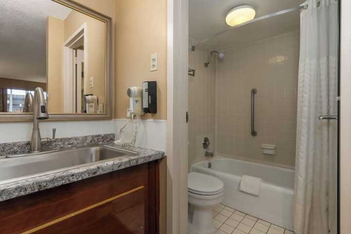 Room 12 of 19