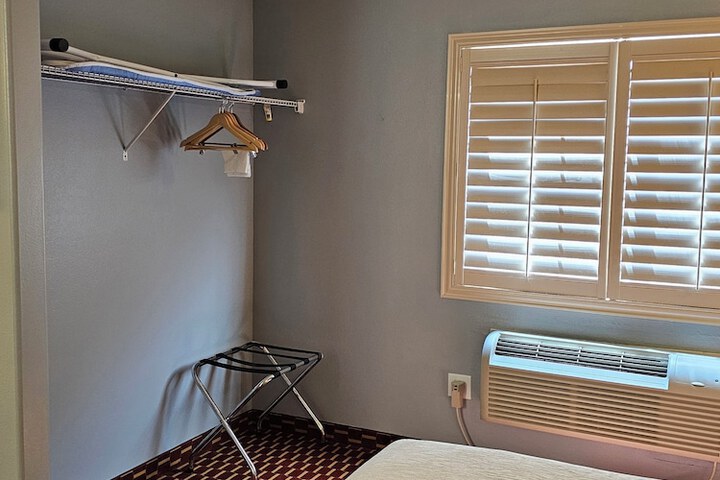 Room 19 of 49