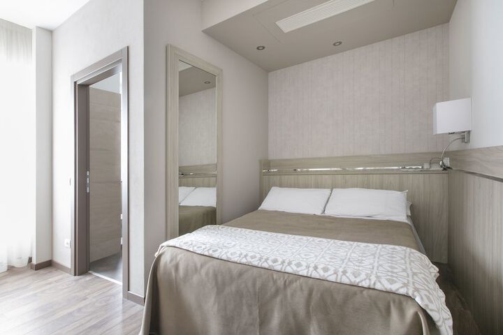 Room 8 of 49