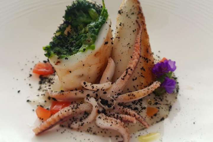 Dining 45 of 60
