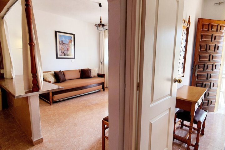 Room 44 of 103