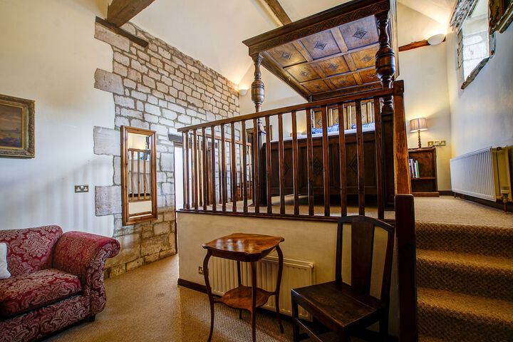Room 4 of 12