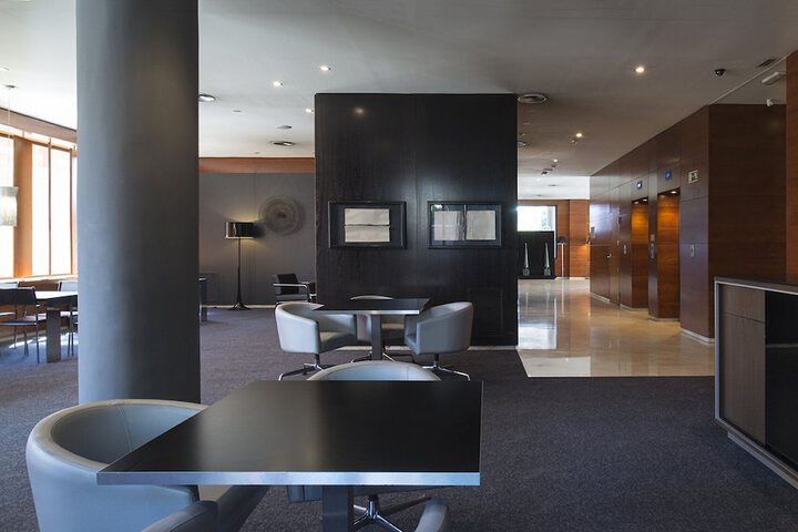 Entrance & Lobby