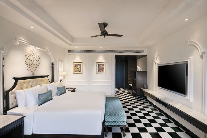 Room 10 of 79