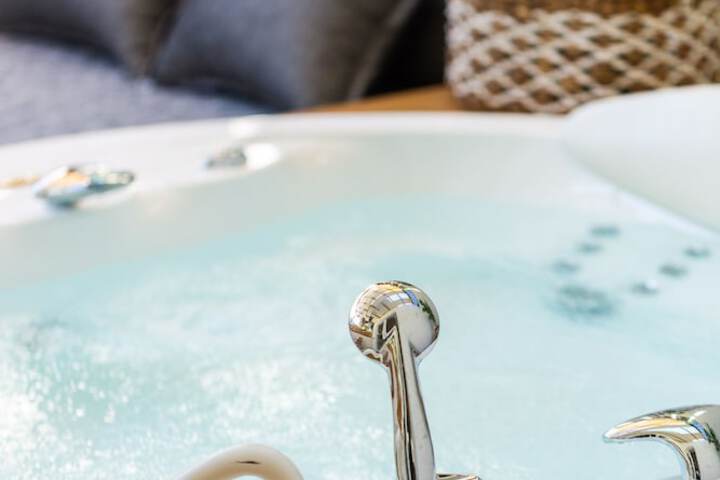 Hot Tub 43 of 102