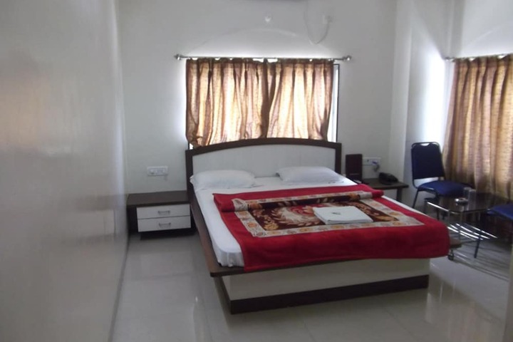 Room 12 of 30