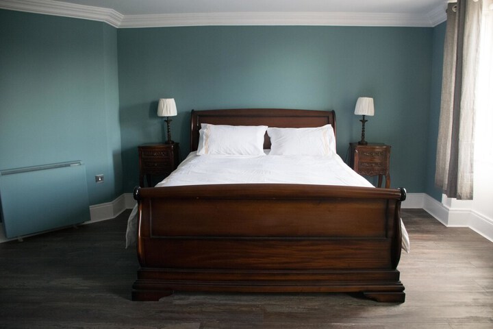 Room 5 of 22