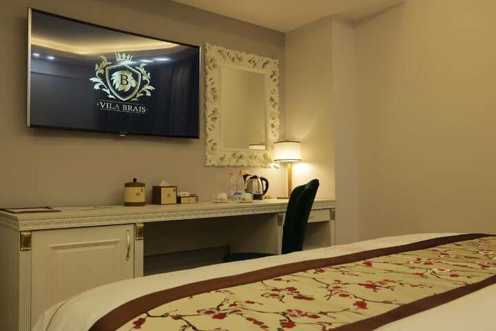 Room 8 of 29