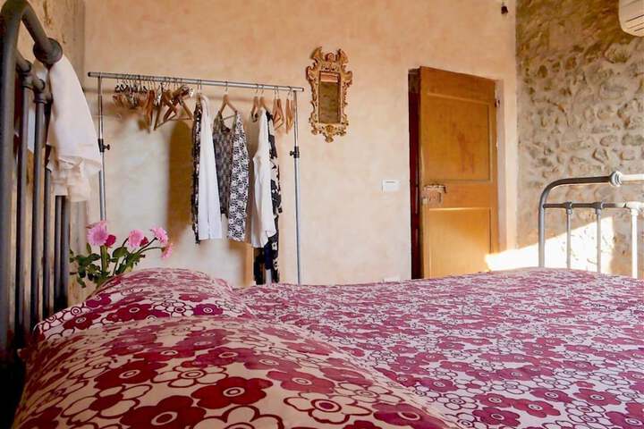 Room 10 of 86