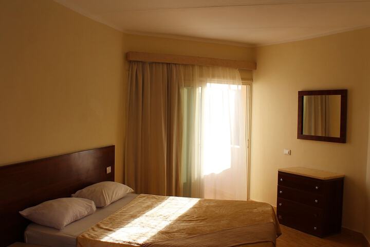 Room 6 of 70