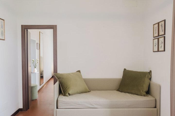 Room 27 of 111
