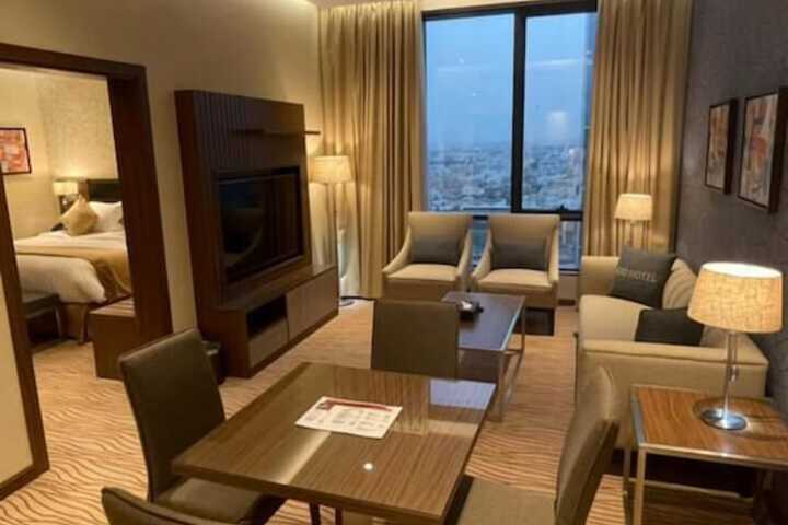 Room 10 of 19