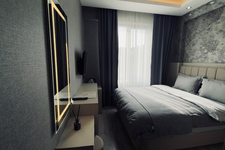 Room 12 of 36