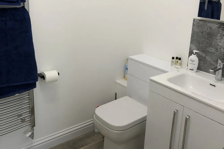 Room 9 of 15