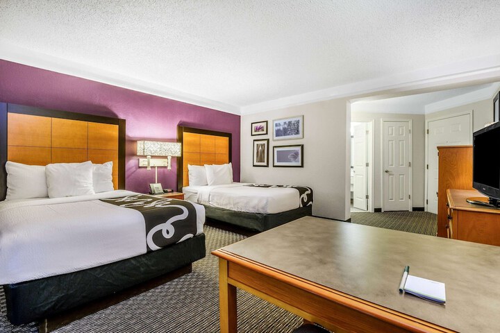 Room 10 of 30