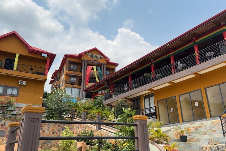 Hotel 4 of 5