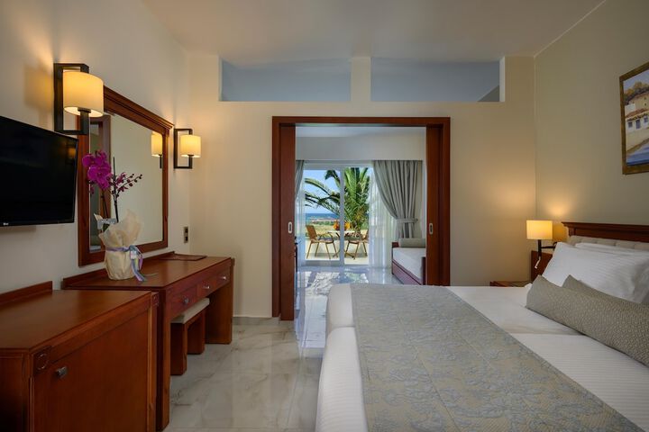 Room 40 of 340