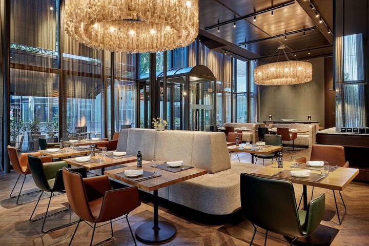Dining 40 of 84
